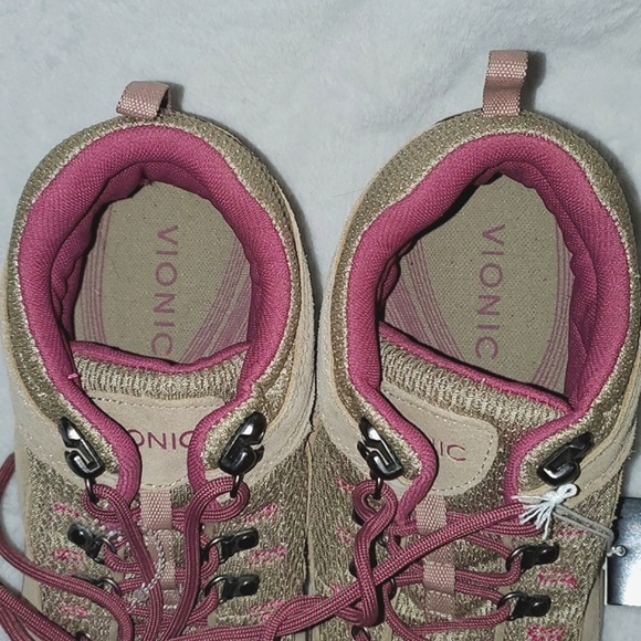 NWT Vionic Cypress Water-Resistant Hiking Sneakers Women's Size 9 - Picture 9 of 10
